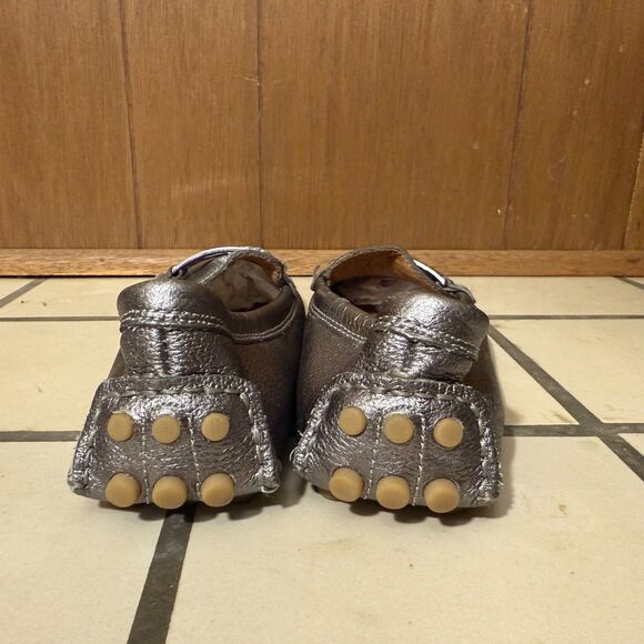 Coach Nola Gunmetal Silver Pebbled Leather Logo Slip On Loafer Driving Shoe 8 - Picture 5 of 6